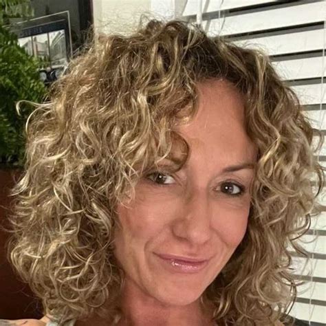 Thalie. 51,557. 2,176. u/northstargirl_: Fitness enthusiast, shoes lover, books addict, passionate about life, real people, sex and fine wine.